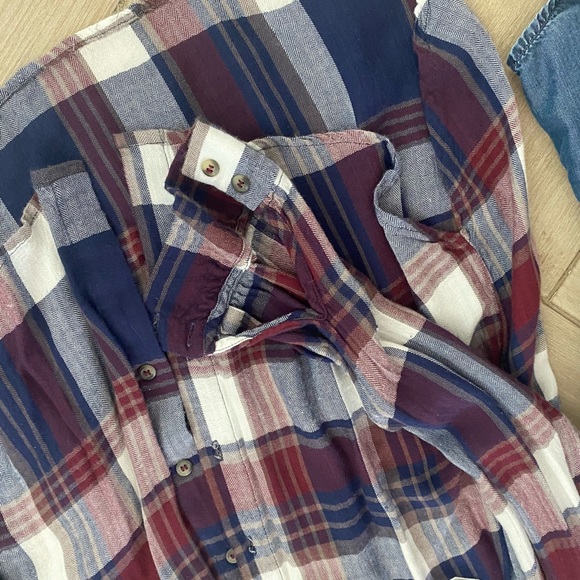 Lot of 2 casual button down tops, size small. J Crew and ace delivery - Picture 5 of 9